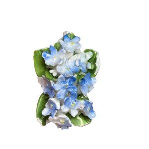 Vintage made in England Blue & White Floral Porcelain Brooch With Gold-Tone Pin